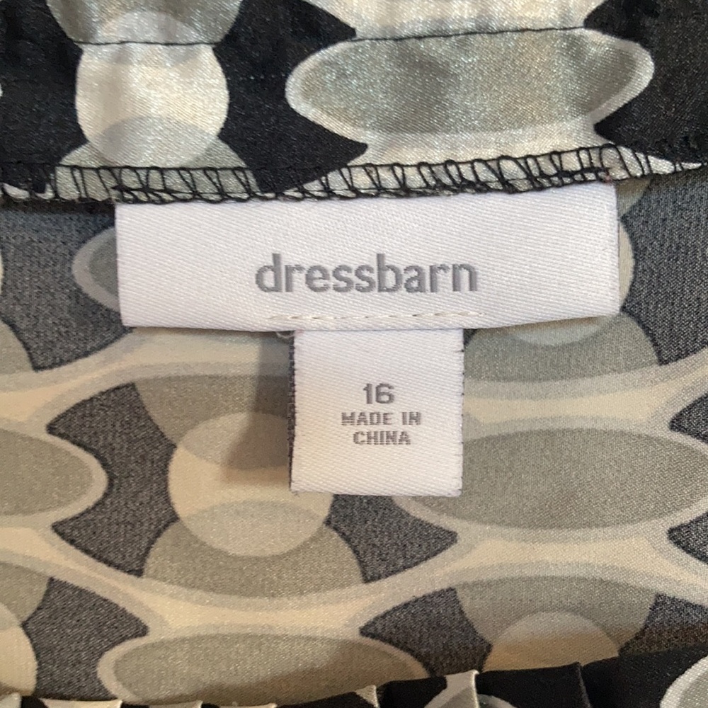 Dressbarn modern geometric print dress lightweight - Picture 6 of 14